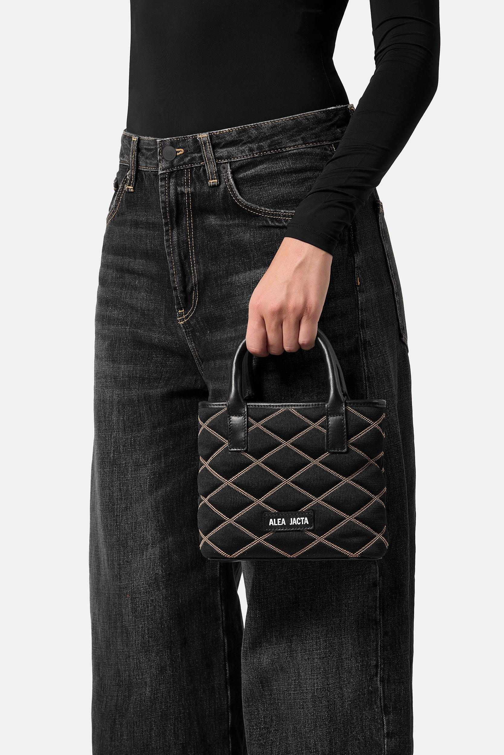 Color: Black/Camel
