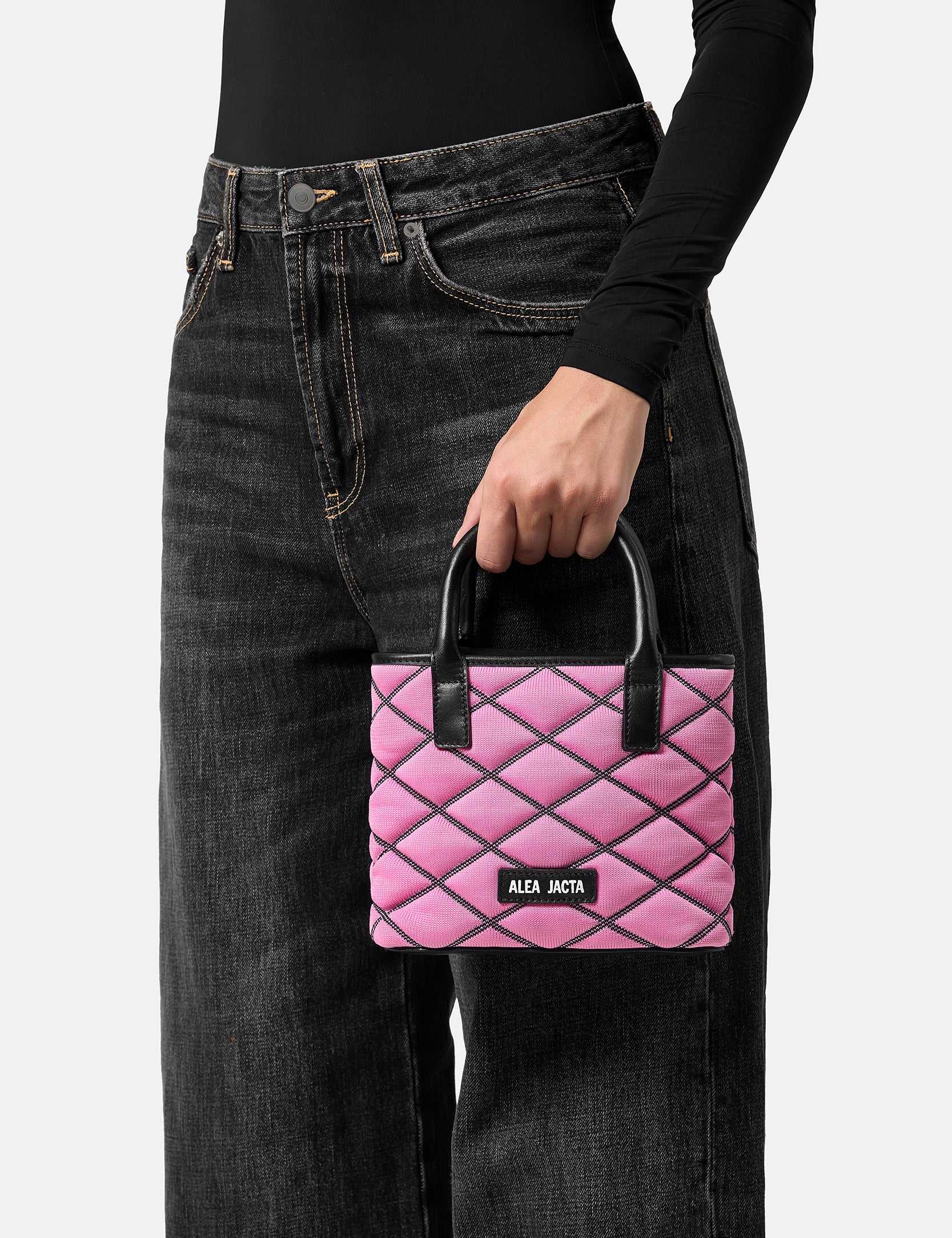 Color: Pink