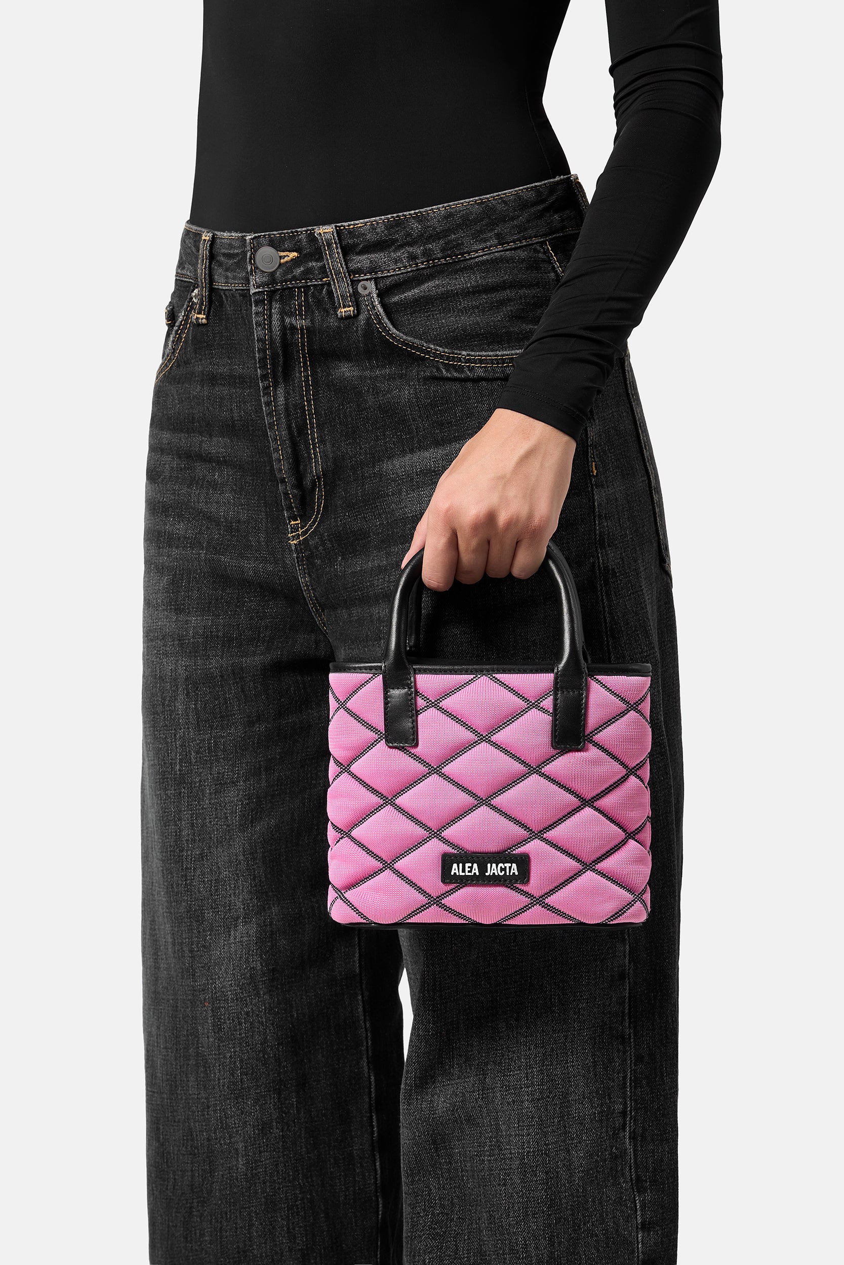 Color: Pink